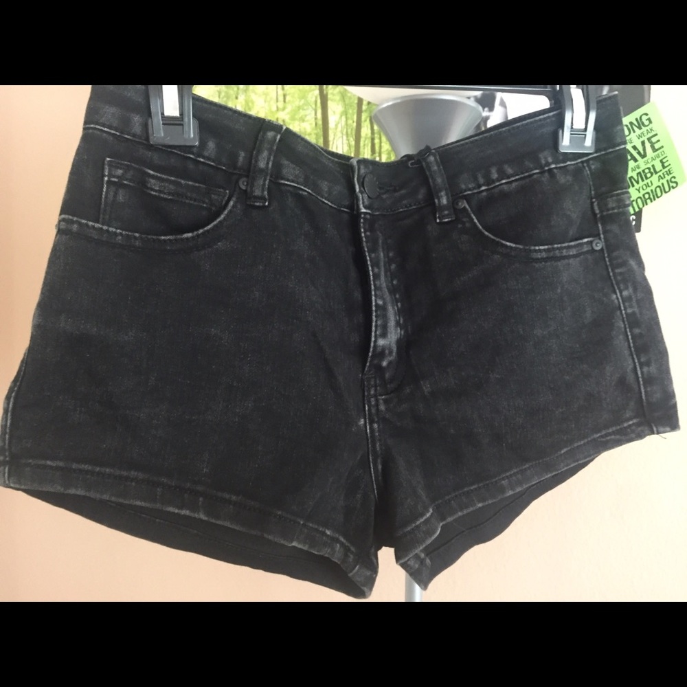 Cute black simple shorts